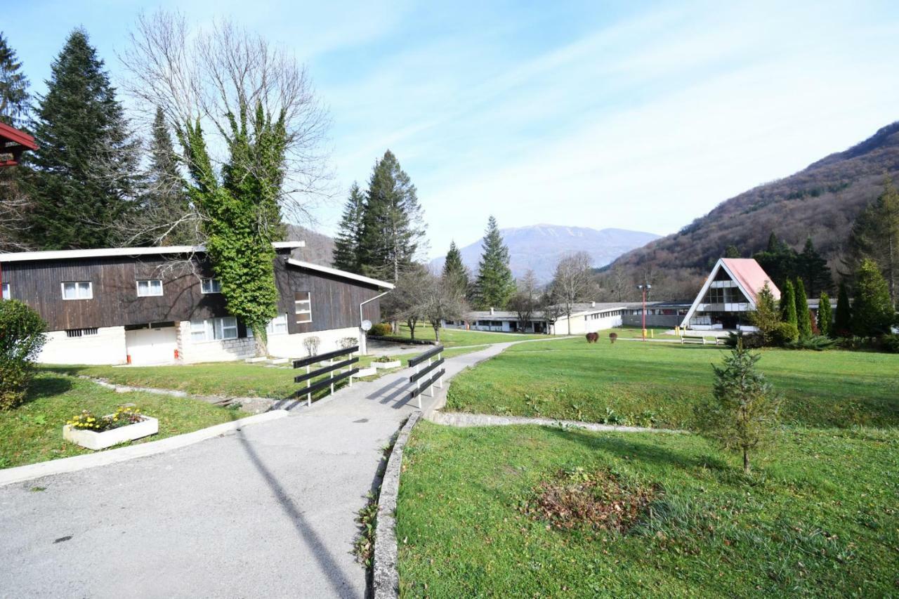 Отель Np Sutjeska Paviljon A Тьентиште Экстерьер фото
